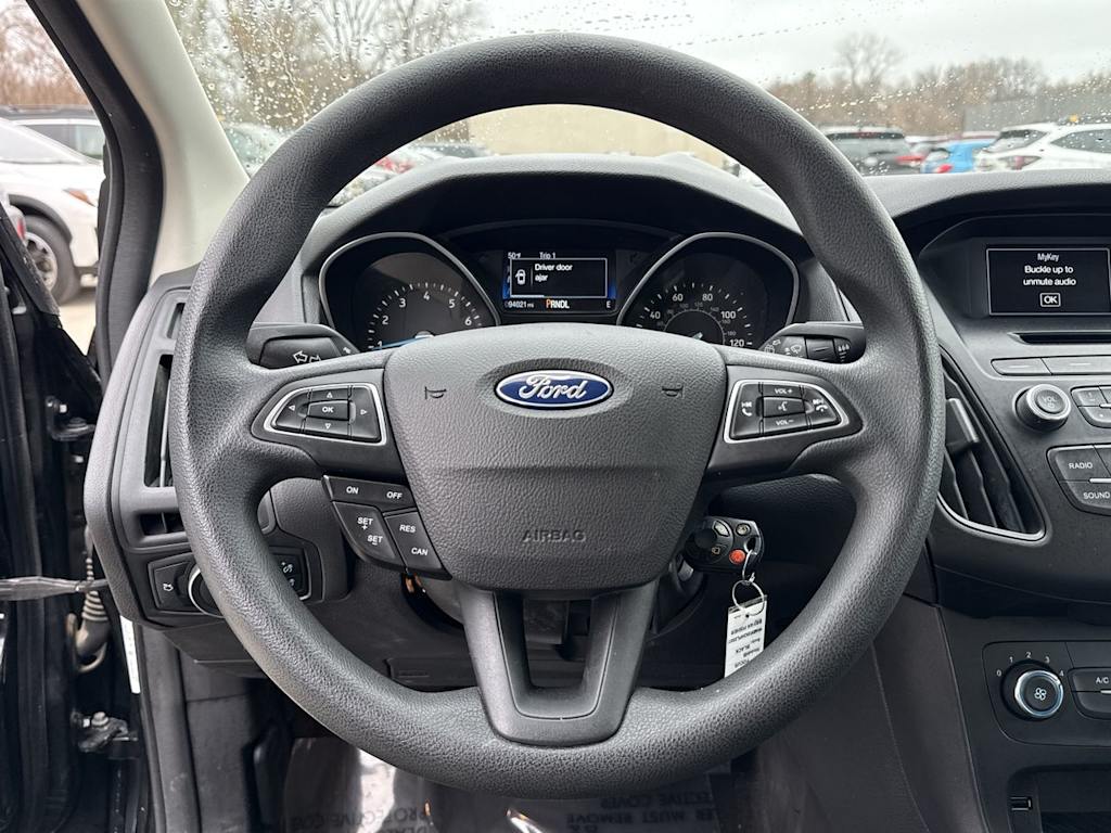 Thumbnail: 2015 Ford Focus - 13