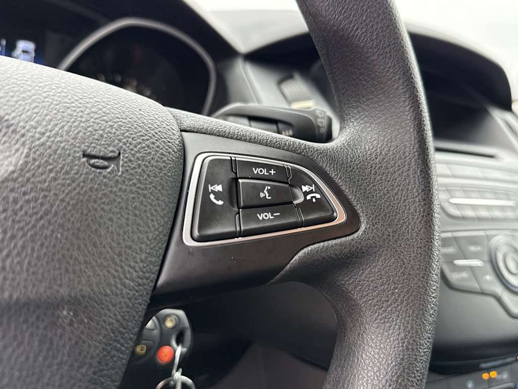 Thumbnail: 2015 Ford Focus - 27