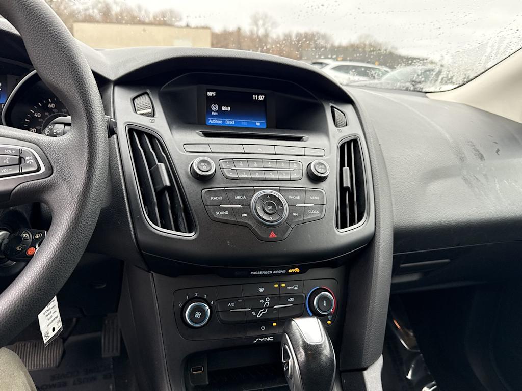 Thumbnail: 2015 Ford Focus - 14