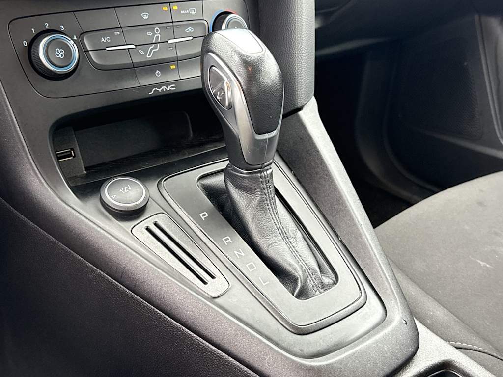 Thumbnail: 2015 Ford Focus - 31