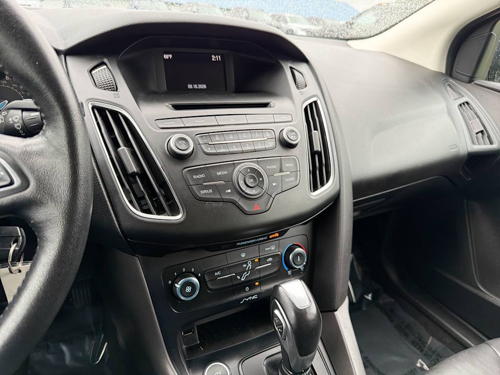 Thumbnail: 2016 Ford Focus - 14