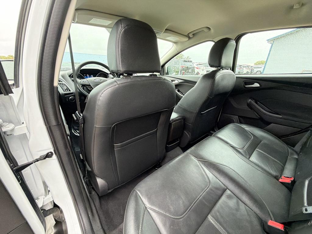 Thumbnail: 2016 Ford Focus - 12