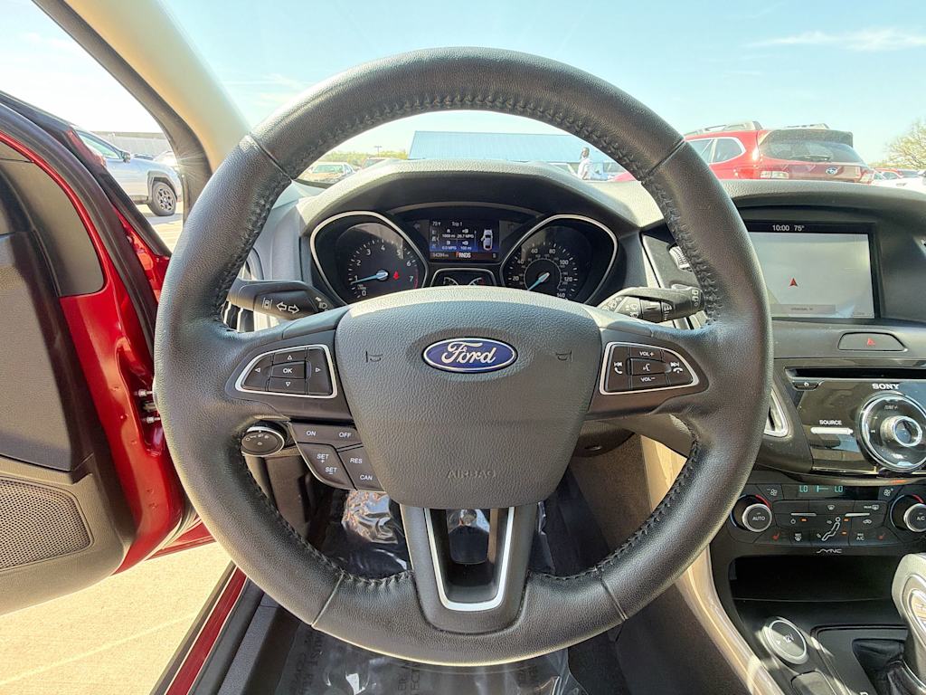Thumbnail: 2017 Ford Focus - 8