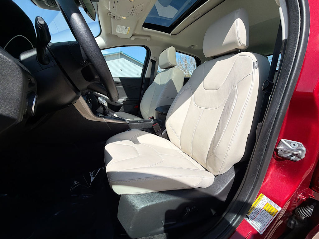 Thumbnail: 2017 Ford Focus - 10