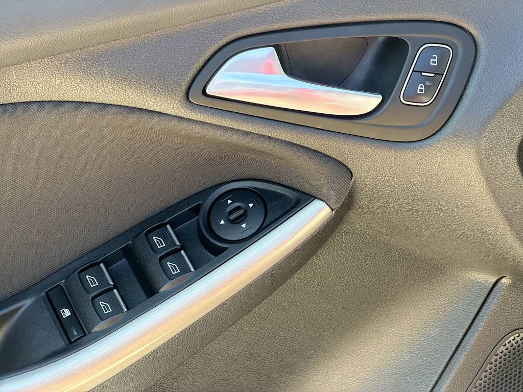 Thumbnail: 2017 Ford Focus - 22