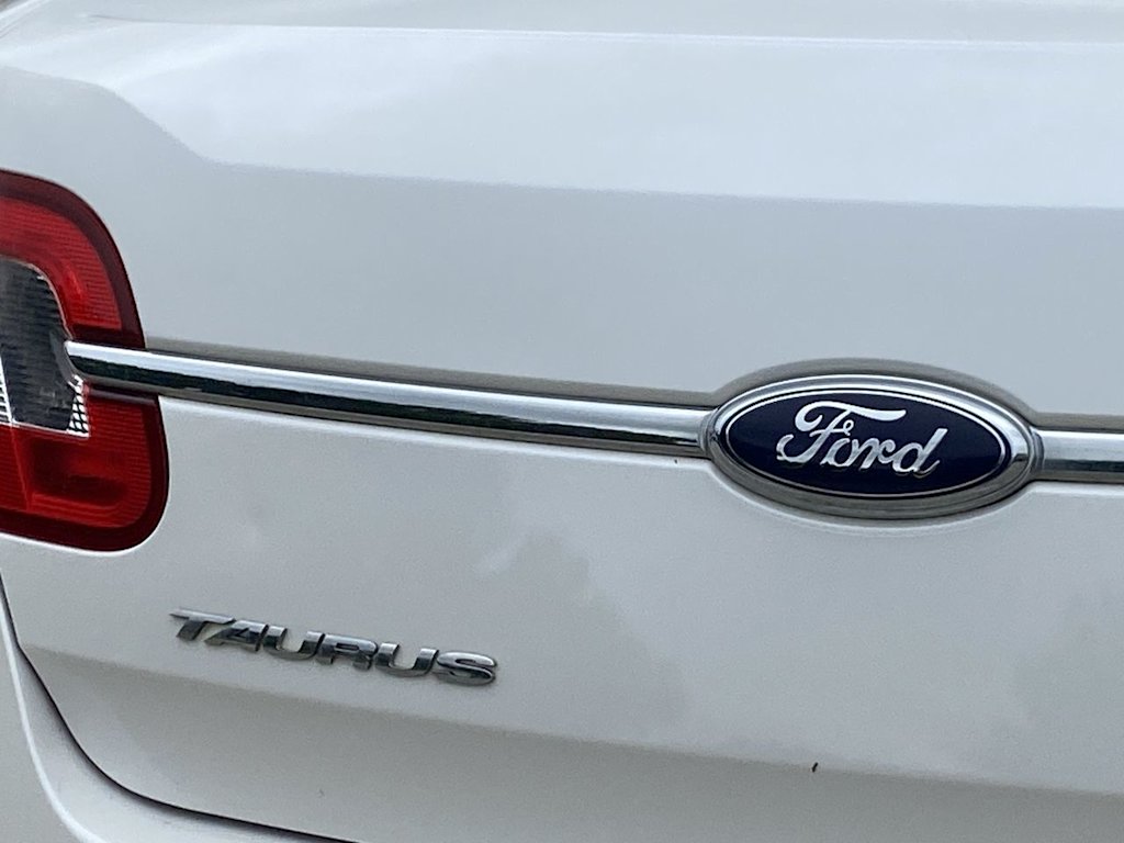 Thumbnail: 2010 Ford Taurus - 7