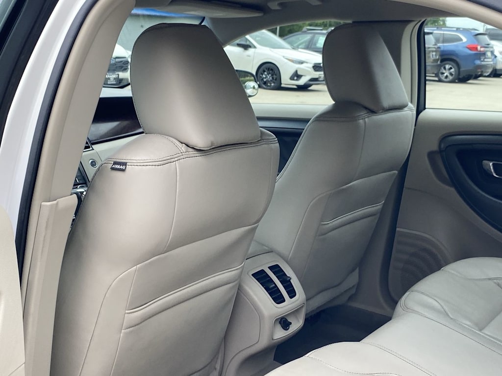 Thumbnail: 2010 Ford Taurus - 13