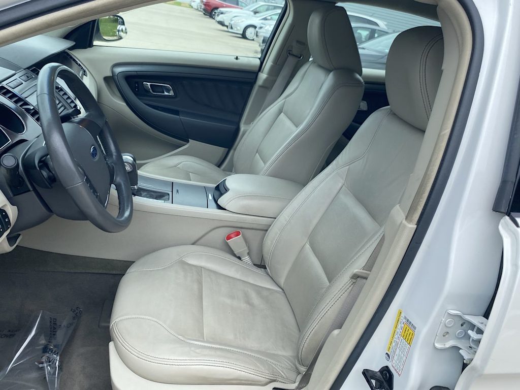Thumbnail: 2010 Ford Taurus - 11