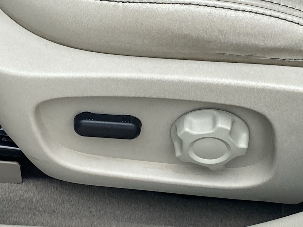 Thumbnail: 2010 Ford Taurus - 24