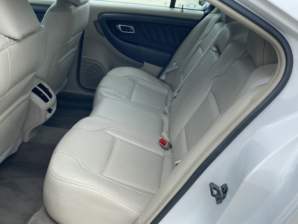 Thumbnail: 2010 Ford Taurus - 25
