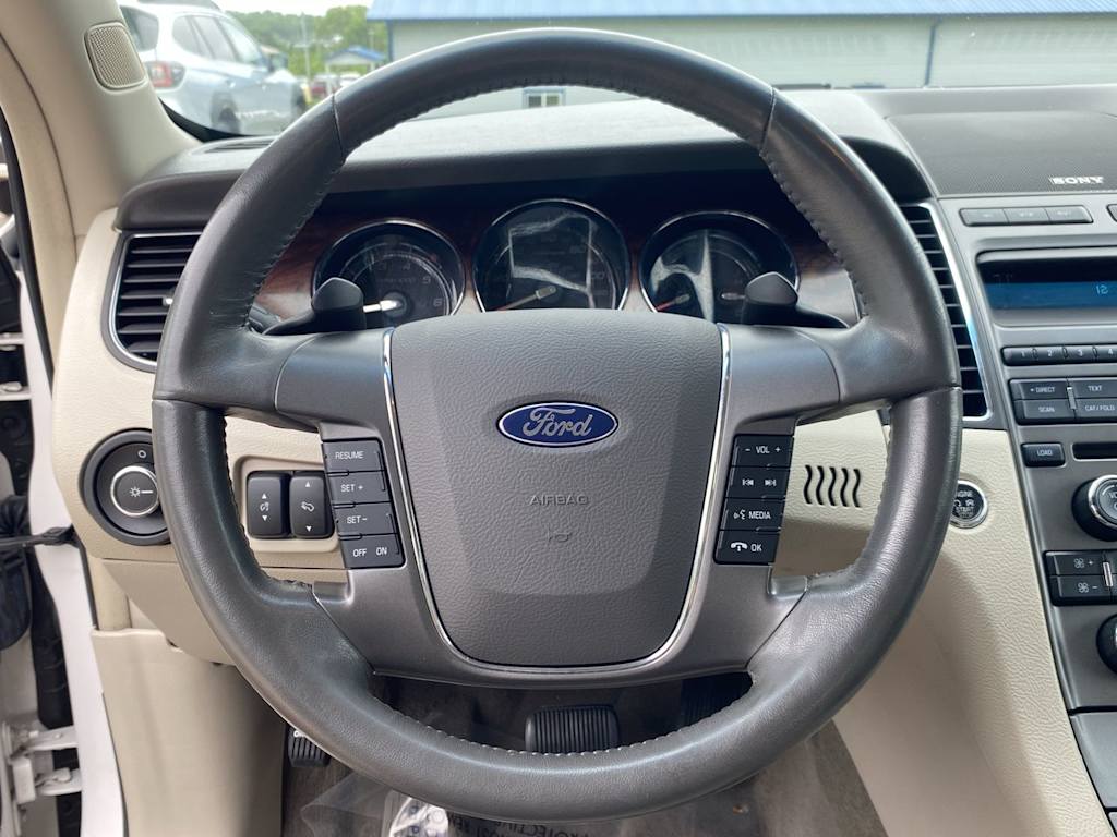 Thumbnail: 2010 Ford Taurus - 14