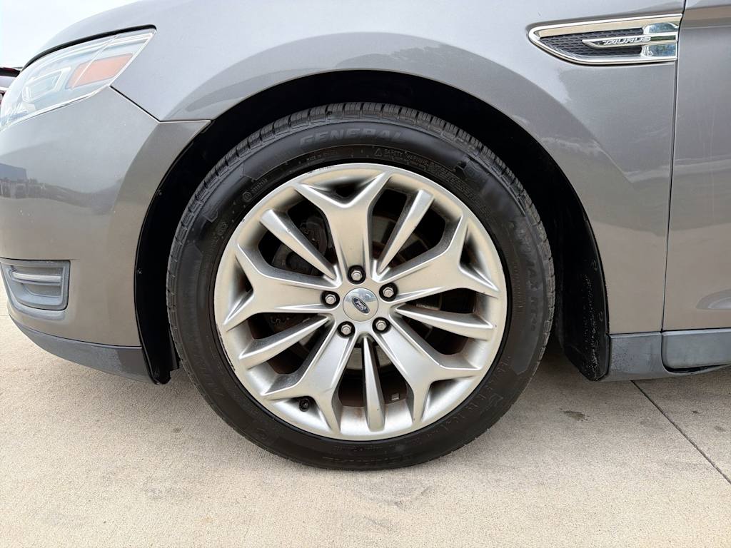 Thumbnail: 2013 Ford Taurus - 5