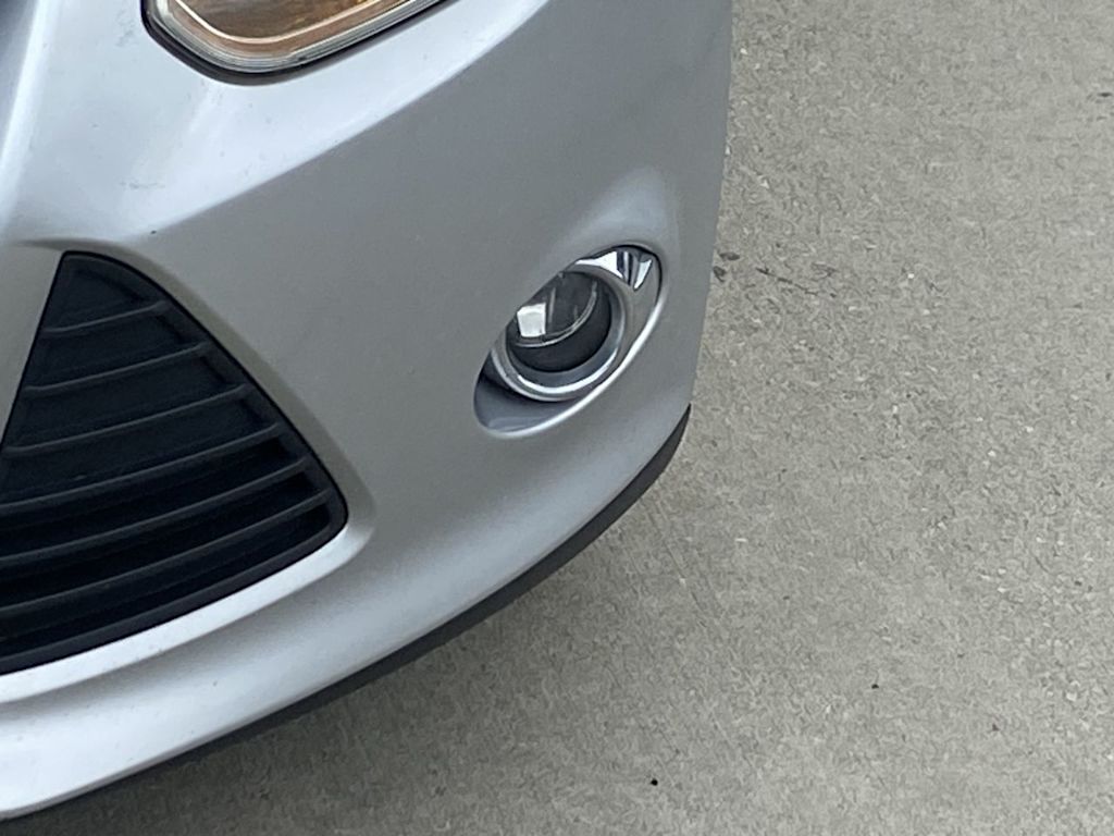 Thumbnail: 2012 Ford Focus - 6