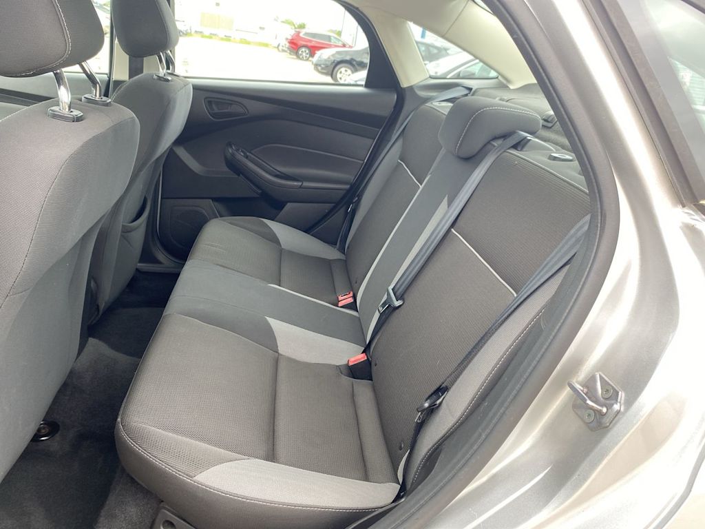 Thumbnail: 2012 Ford Focus - 25