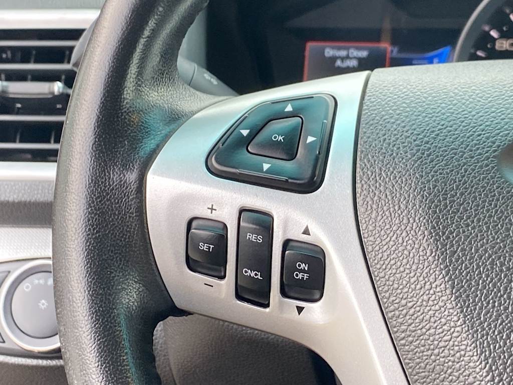 Thumbnail: 2015 Ford Explorer - 28
