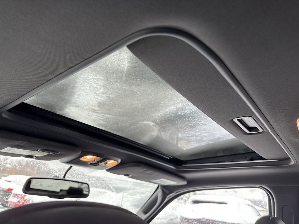 Thumbnail: 2011 Ford Escape - 23