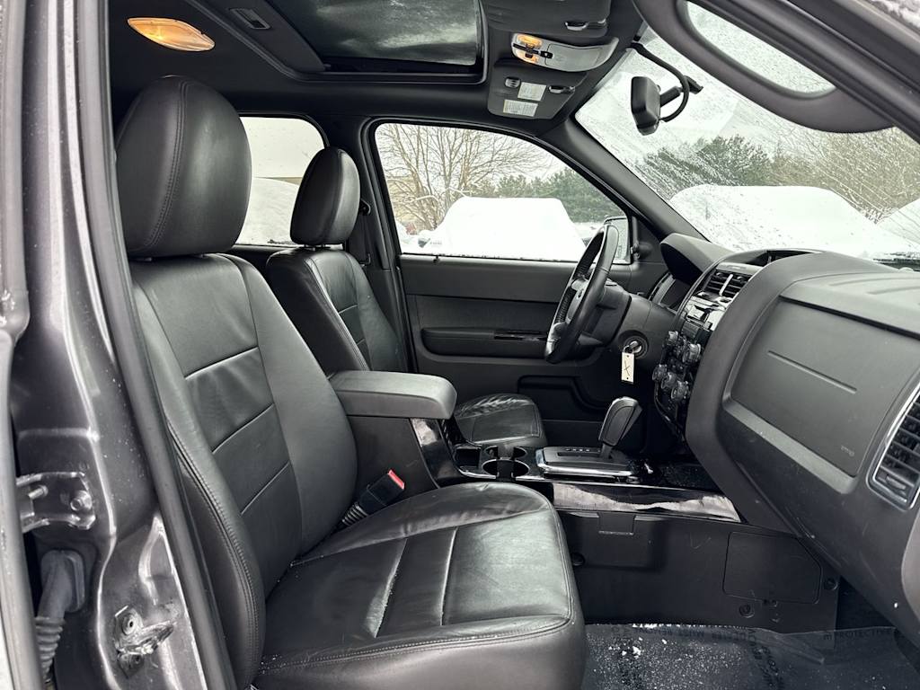 Thumbnail: 2011 Ford Escape - 10