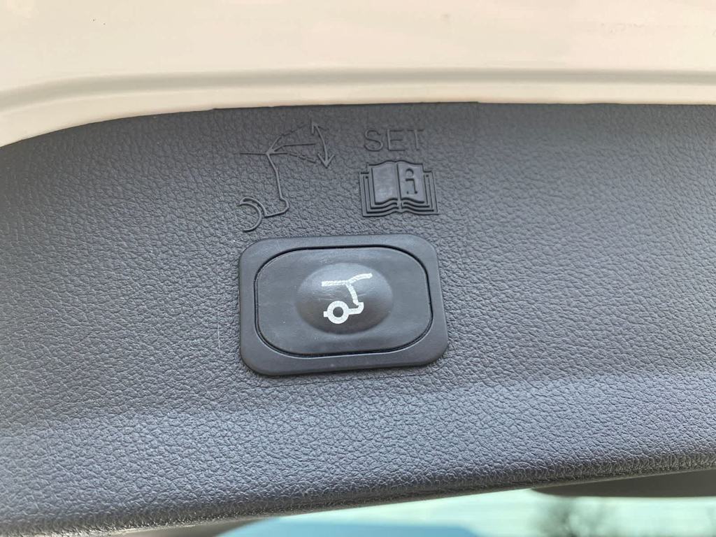 Thumbnail: 2014 Ford Escape - 28