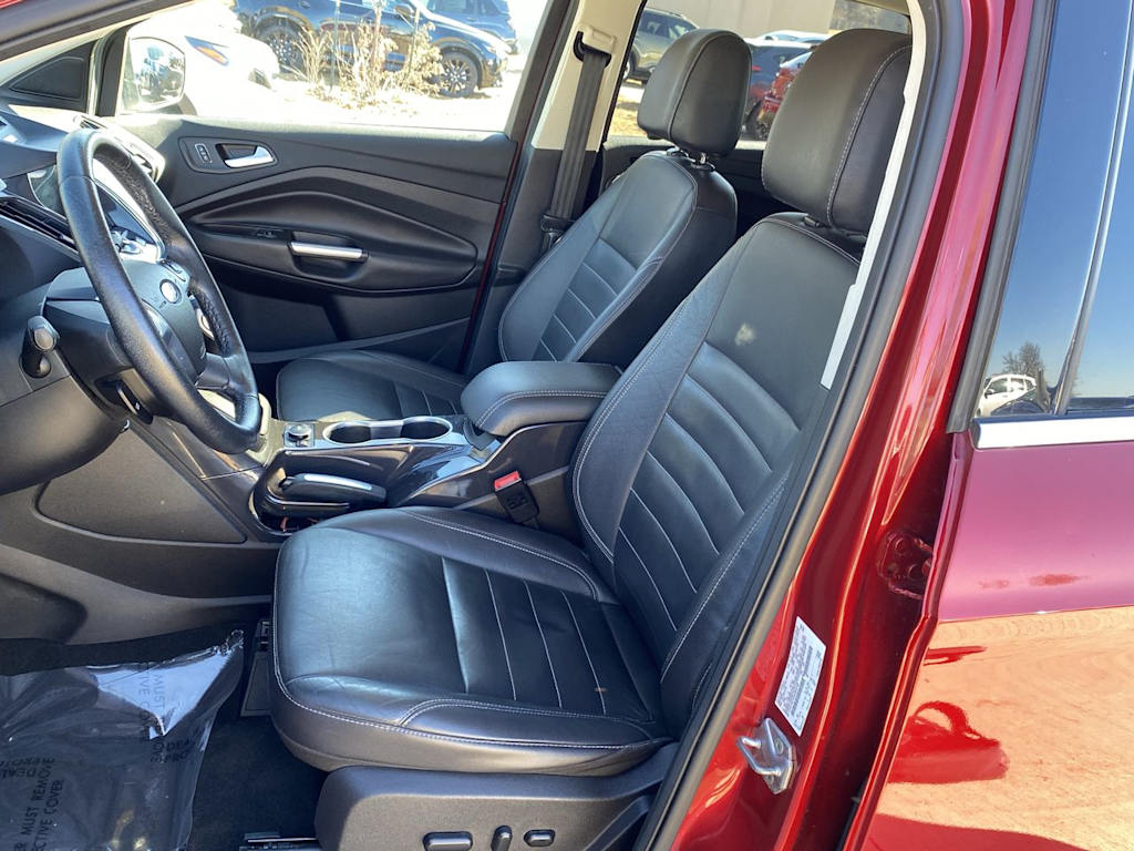 2016 Ford Escape Titanium 9