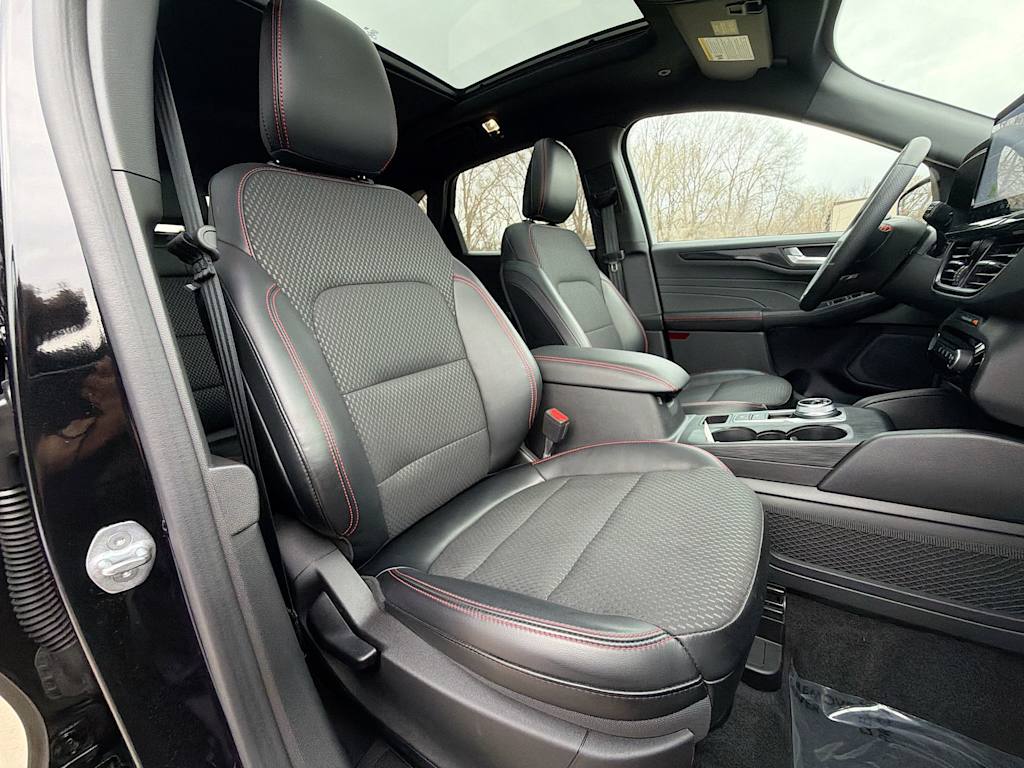 Thumbnail: 2023 Ford Escape - 26