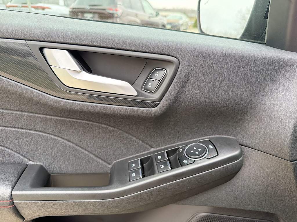 Thumbnail: 2023 Ford Escape - 22