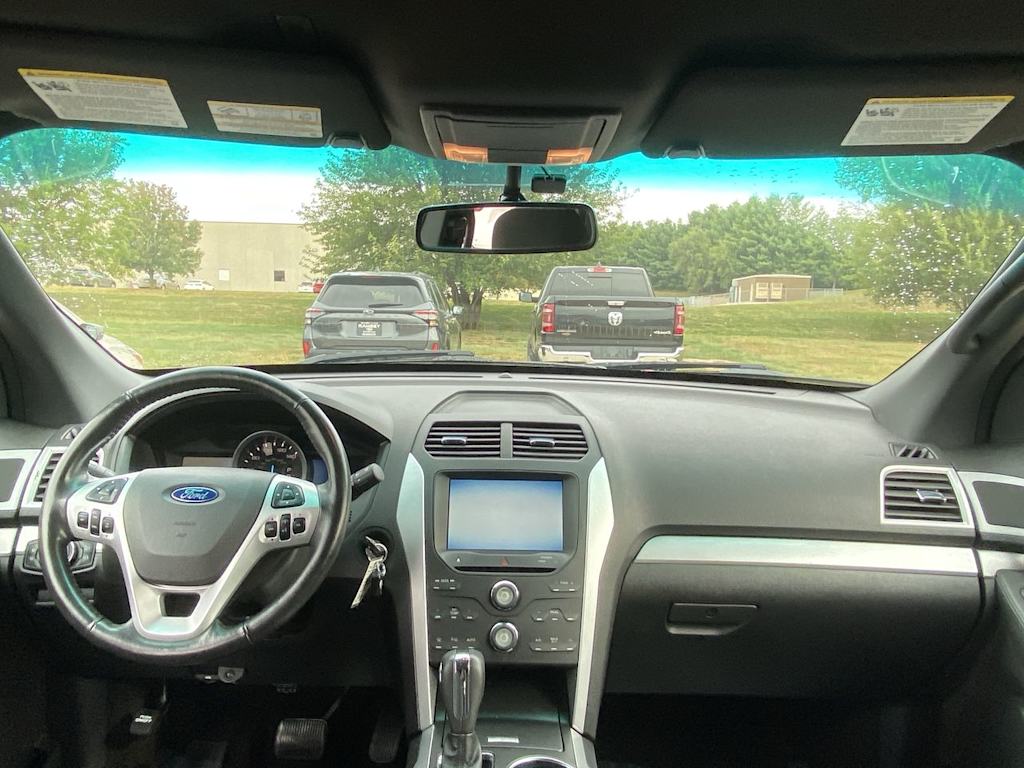 Thumbnail: 2011 Ford Explorer - 9