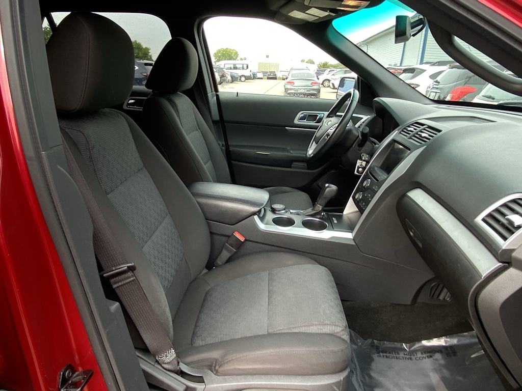 Thumbnail: 2011 Ford Explorer - 11