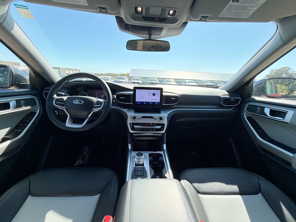 Thumbnail: 2023 Ford Explorer - 9