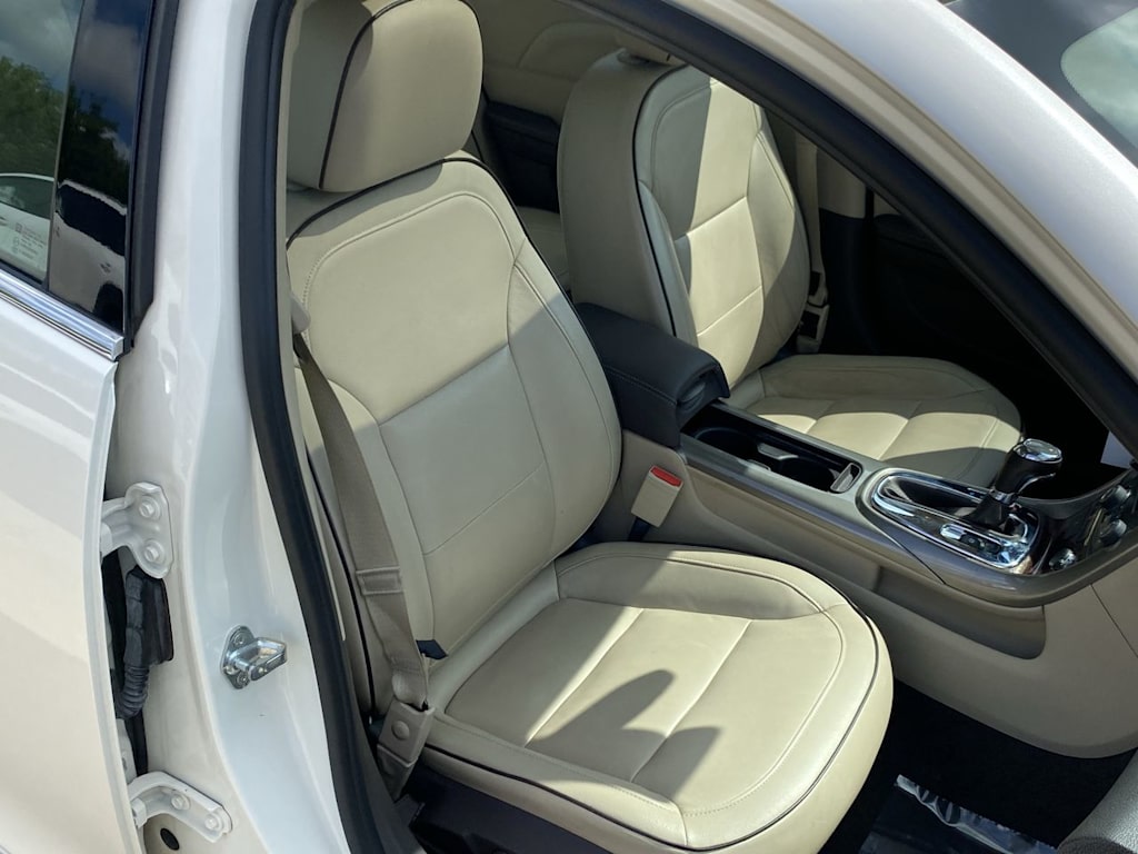 Thumbnail: 2013 Chevrolet Malibu - 11