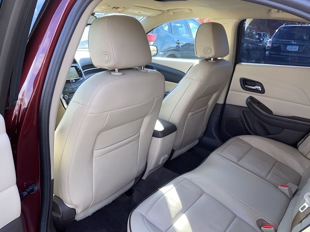 Thumbnail: 2015 Chevrolet Malibu - 12