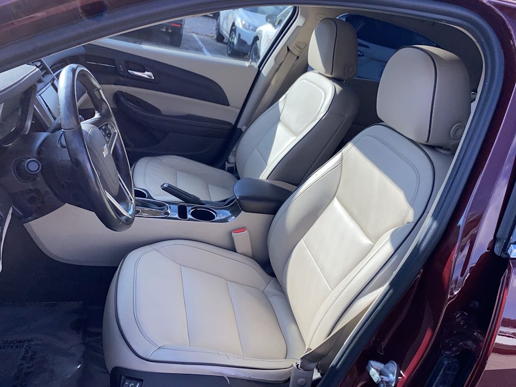 Thumbnail: 2015 Chevrolet Malibu - 10