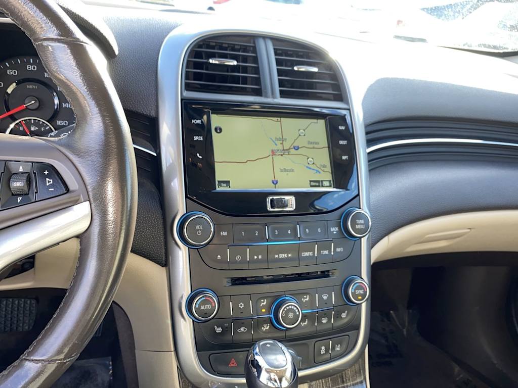 Thumbnail: 2015 Chevrolet Malibu - 14