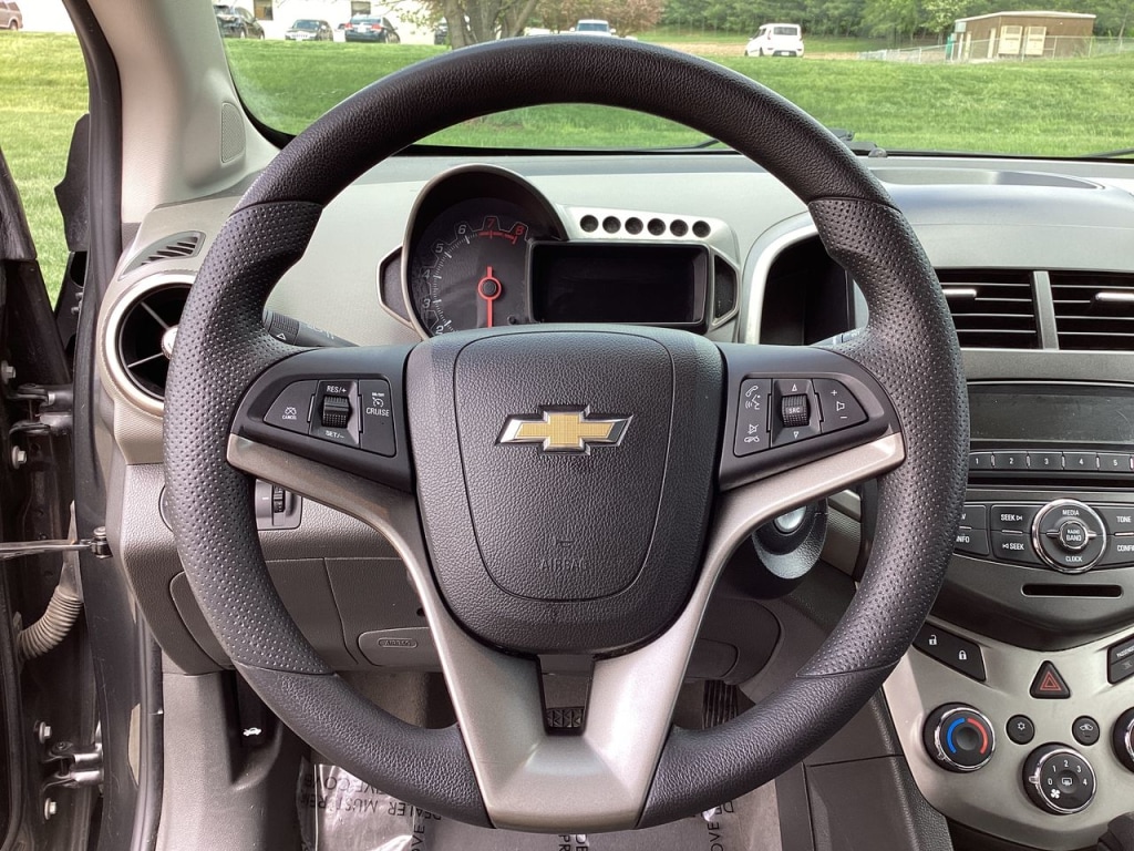 2015 Chevrolet Sonic LT 13