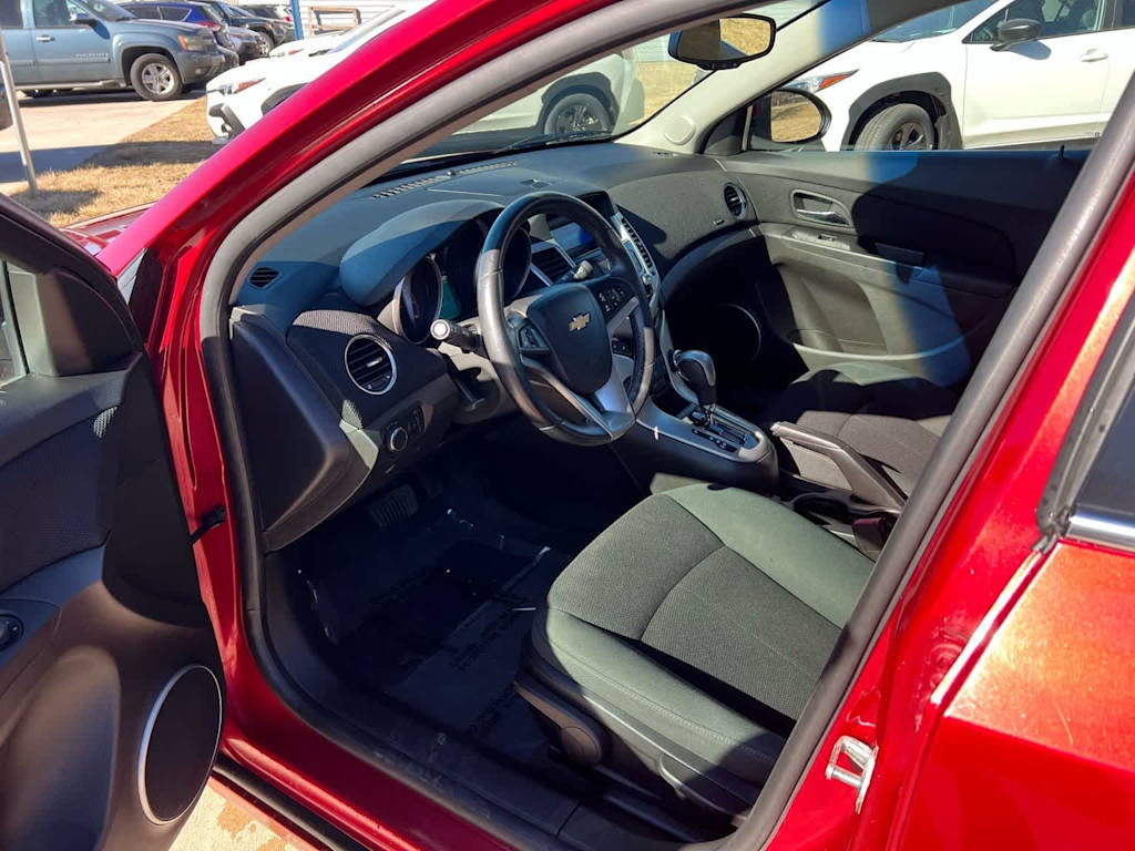 Thumbnail: 2011 Chevrolet Cruze - 6