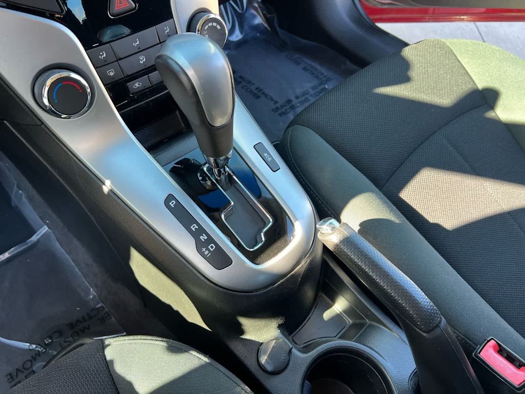 Thumbnail: 2011 Chevrolet Cruze - 32