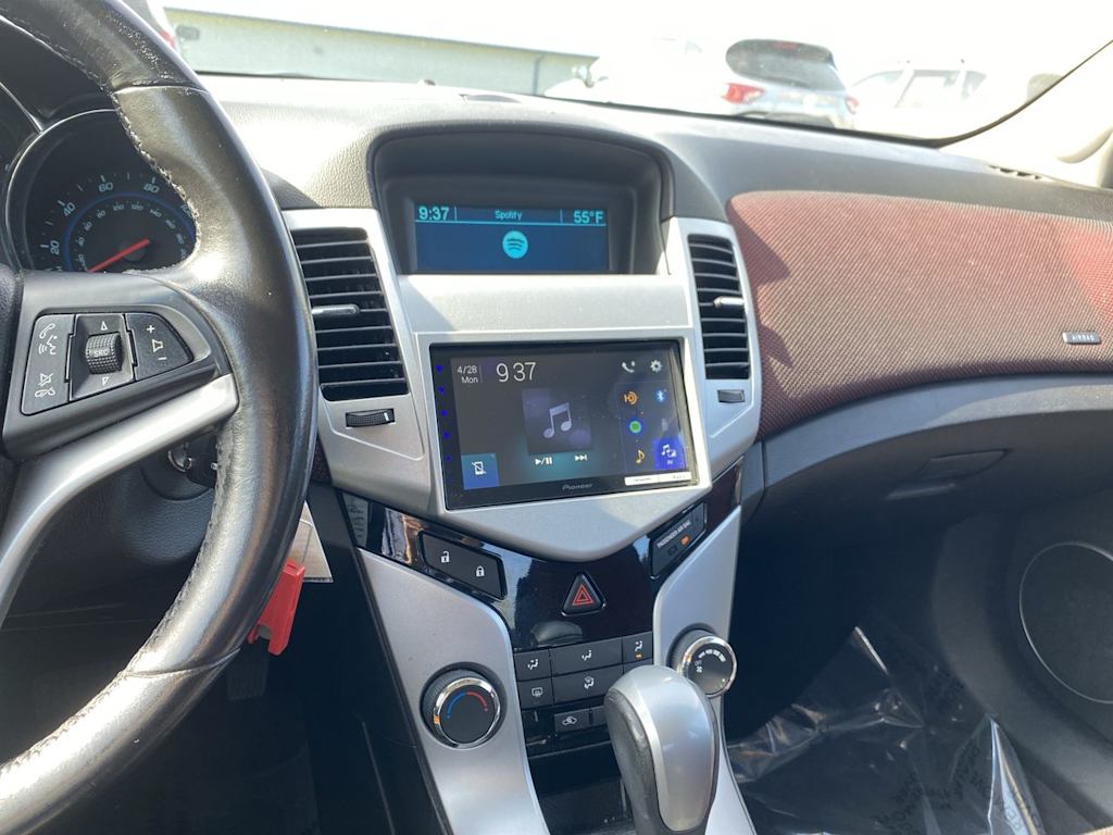 2011 Chevrolet Cruze LT 14