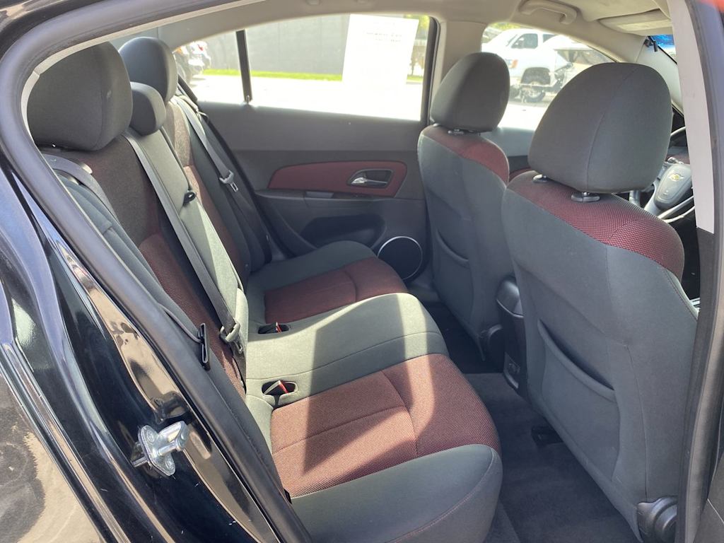 2011 Chevrolet Cruze LT 26