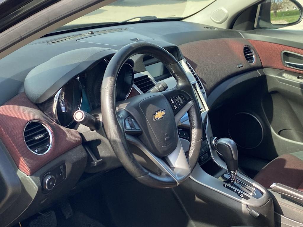 2011 Chevrolet Cruze LT 2
