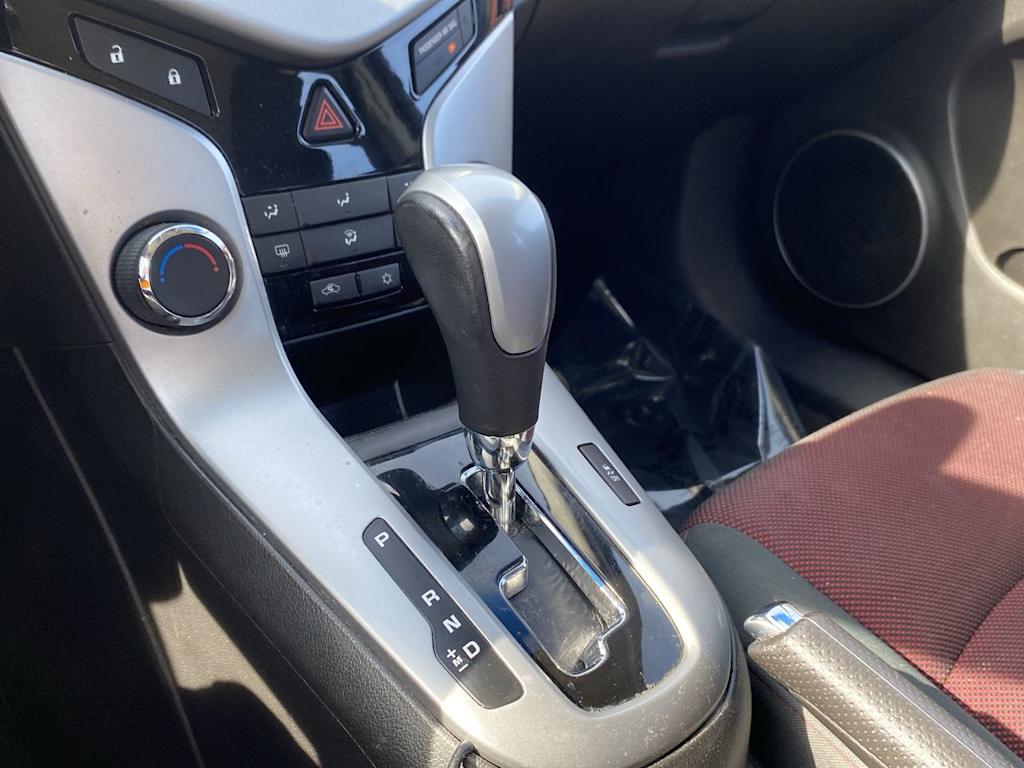 2011 Chevrolet Cruze LT 30