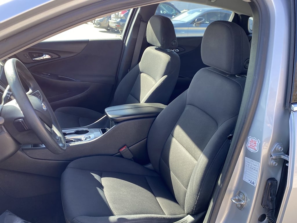 2022 Chevrolet Malibu LT 11