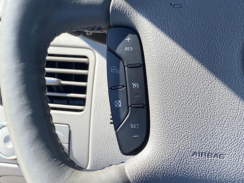 Thumbnail: 2009 Buick Lucerne - 19