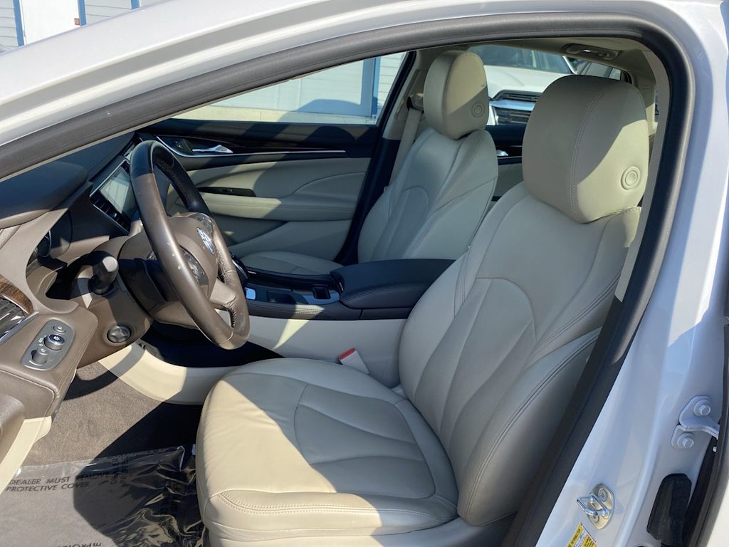 Thumbnail: 2017 Buick LaCrosse - 10