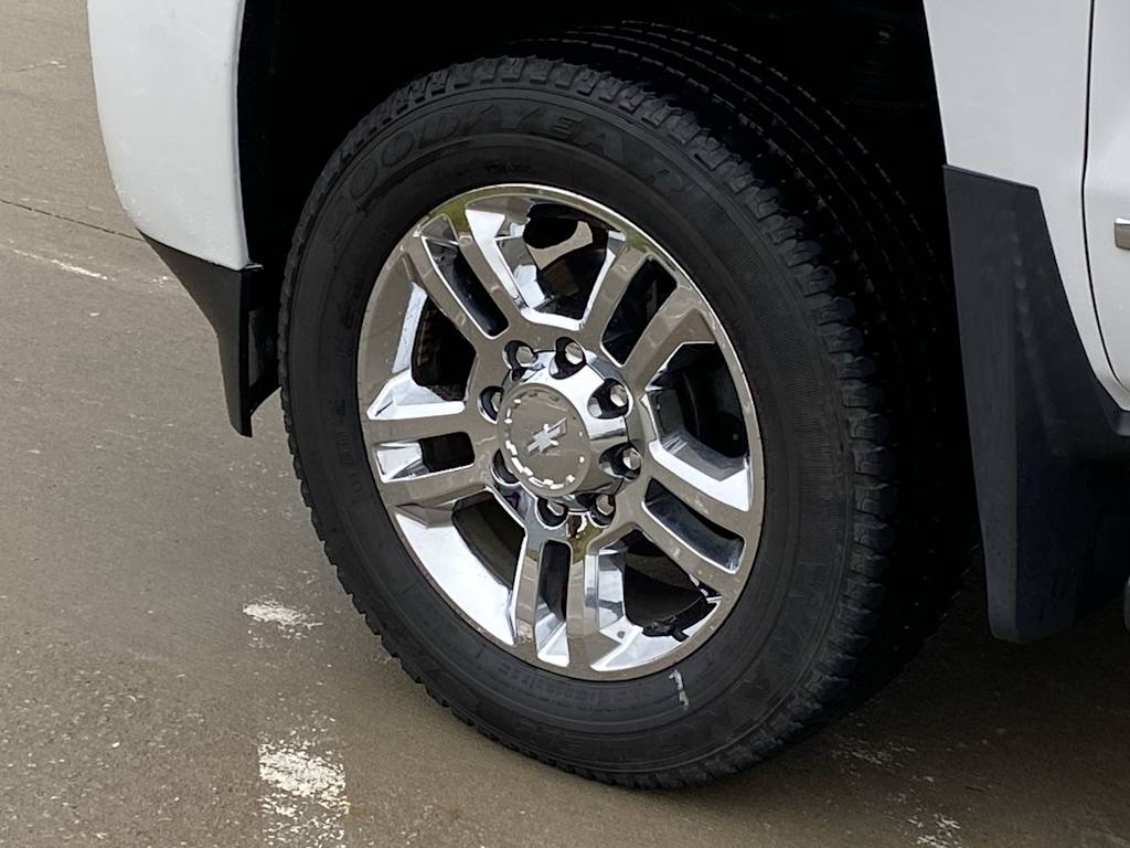 2017 Chevrolet Silverado 2500 High Country 8