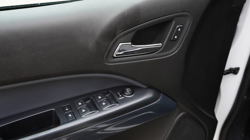 Thumbnail: 2015 Chevrolet Colorado - 23