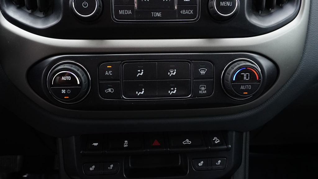 Thumbnail: 2015 Chevrolet Colorado - 31