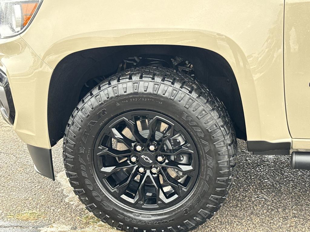 Thumbnail: 2022 Chevrolet Colorado - 6