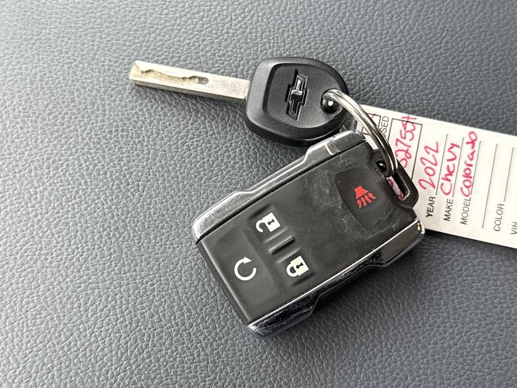 Thumbnail: 2022 Chevrolet Colorado - 17