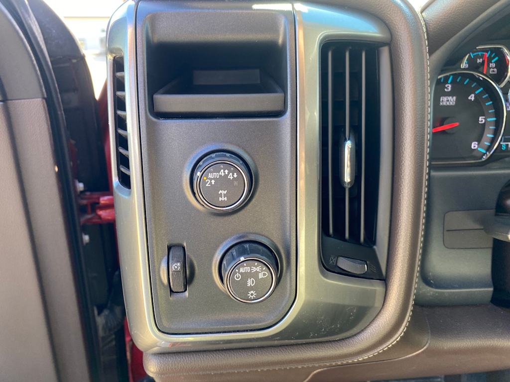 Thumbnail: 2018 Chevrolet Silverado 1500 - 20