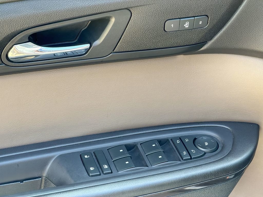 Thumbnail: 2017 GMC Acadia - 23