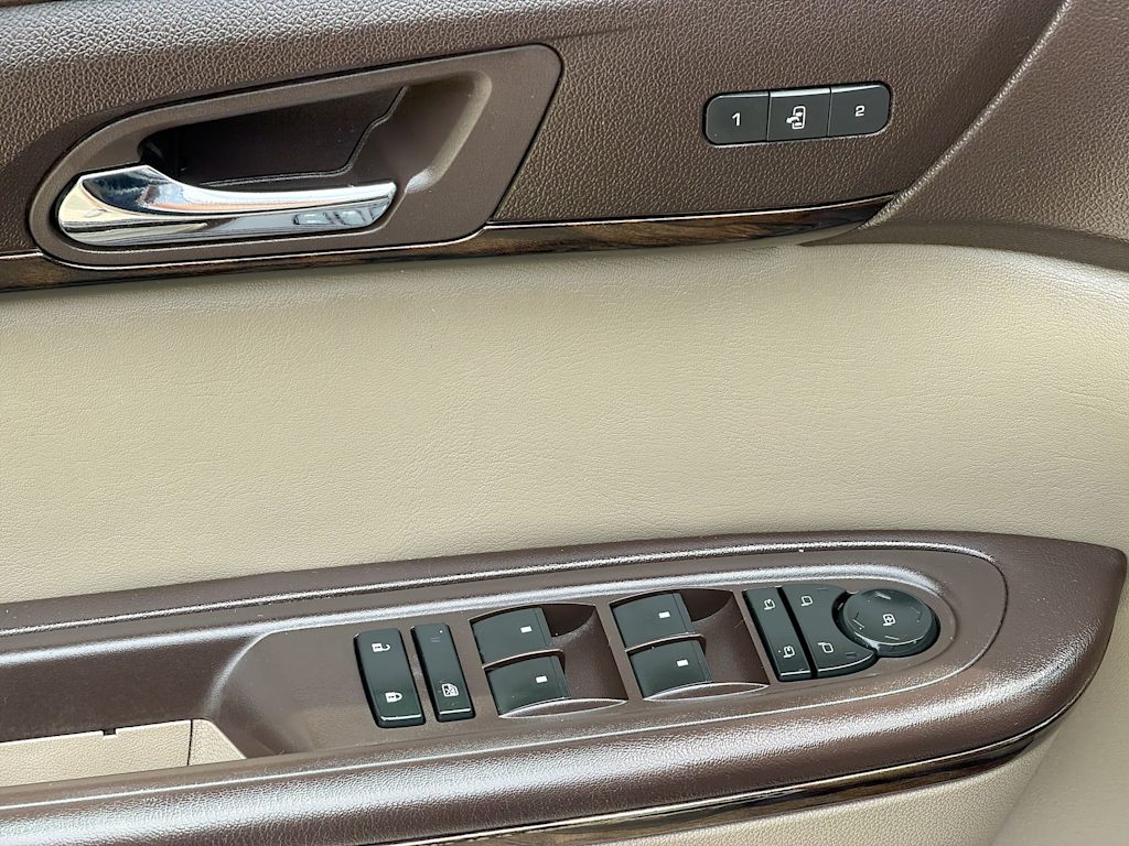 Thumbnail: 2016 GMC Acadia - 22